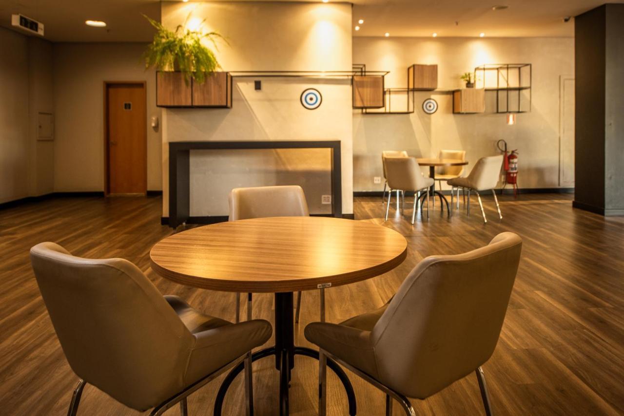 Hotel Ibis Betim Esterno foto
