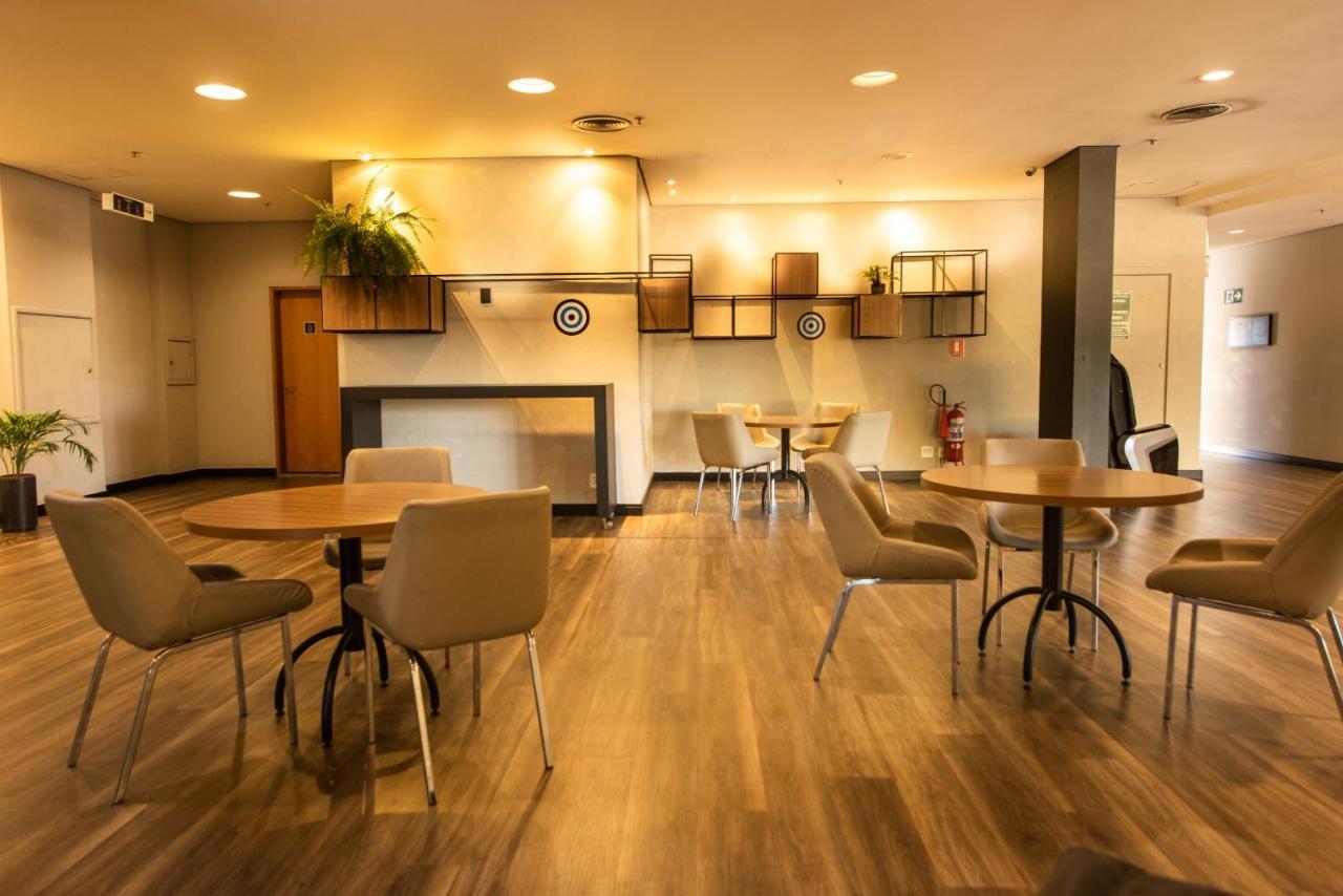 Hotel Ibis Betim Esterno foto